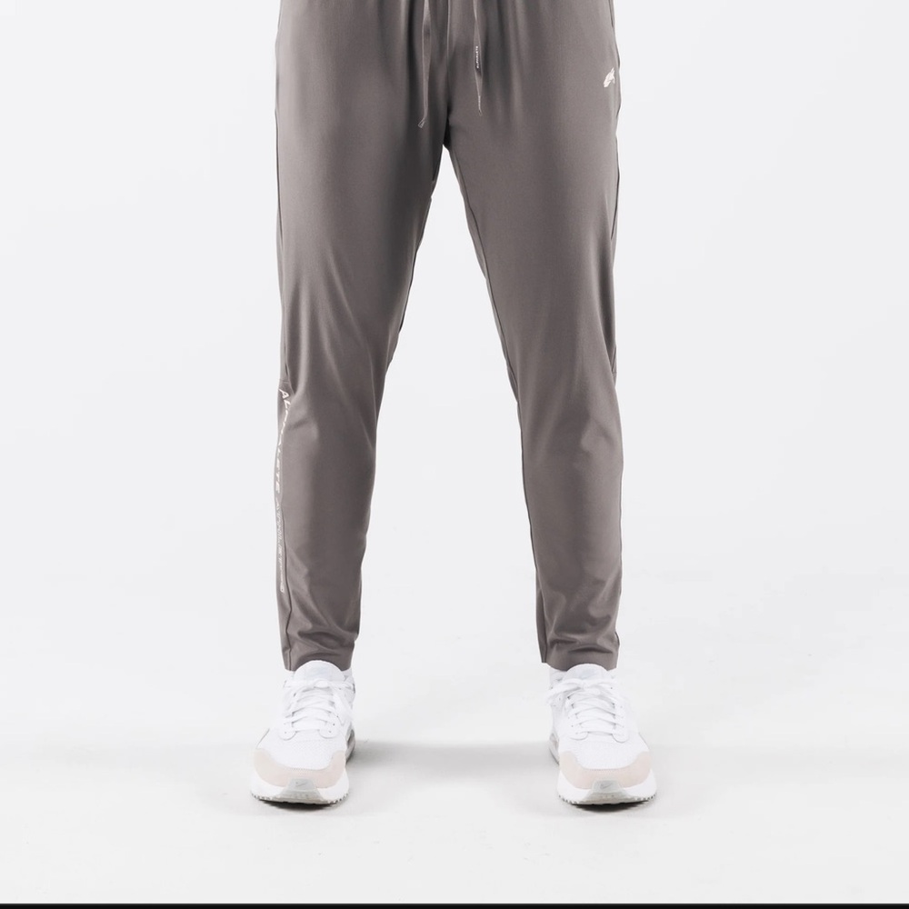 Alphalete Gray Jogger Sweatpants with Elastic Waistband